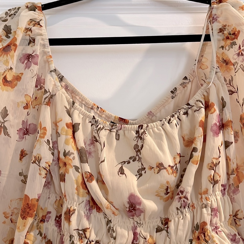 TRIXXI Floral Long Sleeve Blouse with Sweet Heart Neckline NWT - Picture 2 of 6
